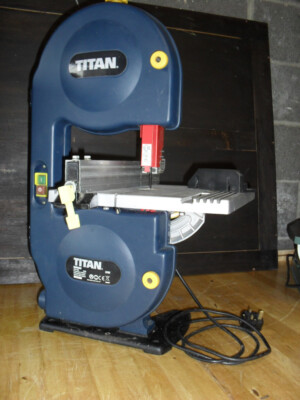 Bandsaw (Titan) in good clean condition 